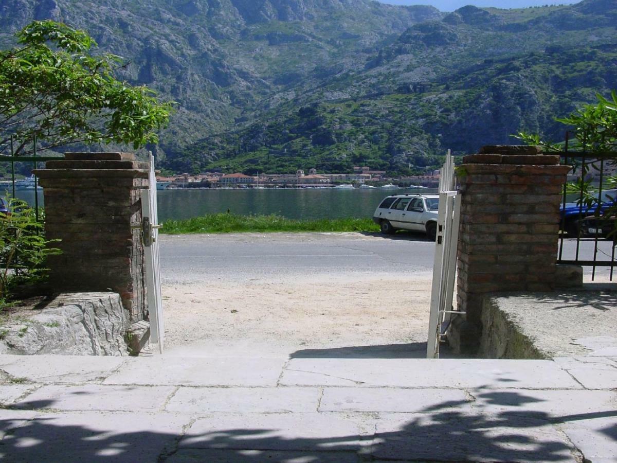 Apartment Mimosa Kotor Exterior foto